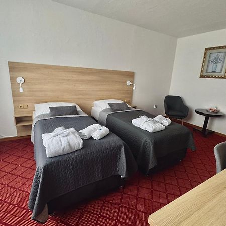 Patria Hotel Trutnov Esterno foto