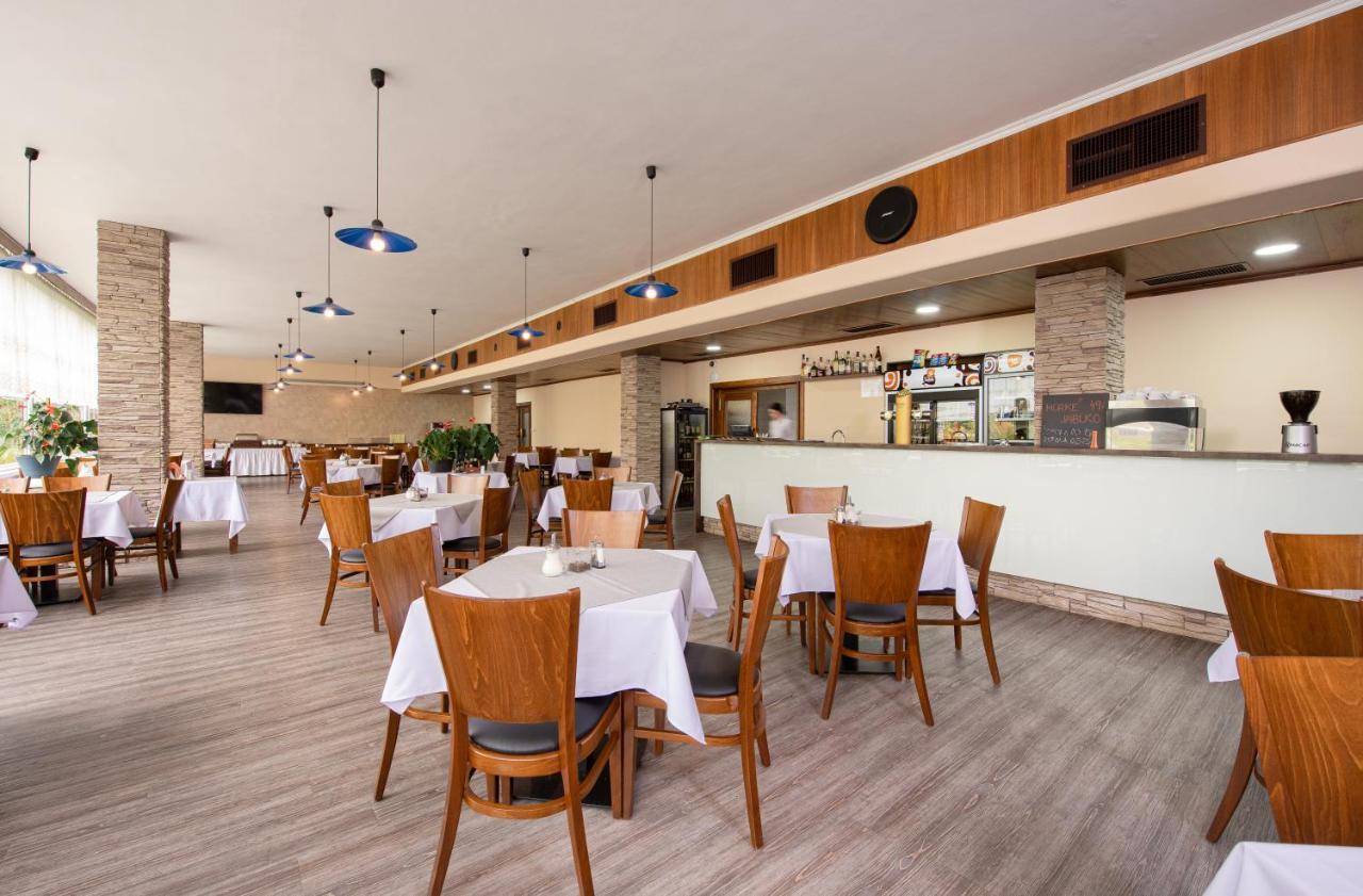 Patria Hotel Trutnov Esterno foto