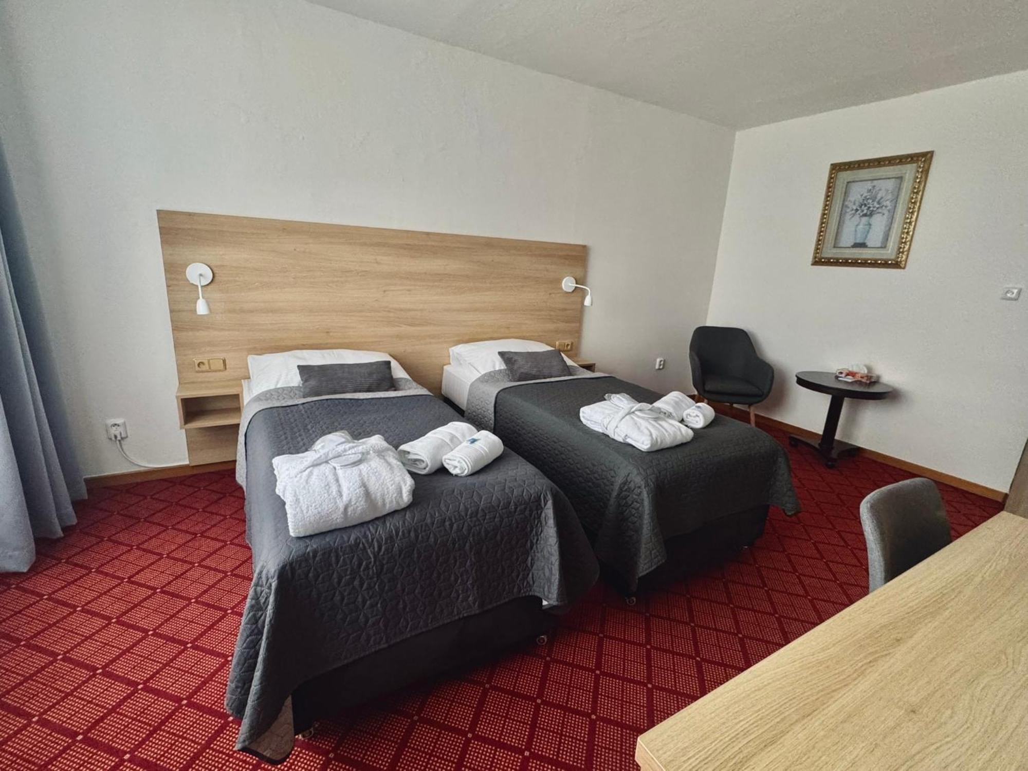 Patria Hotel Trutnov Esterno foto