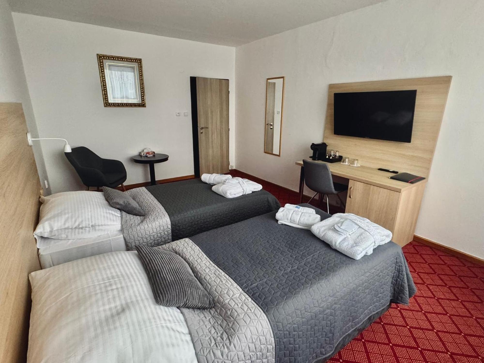 Patria Hotel Trutnov Esterno foto