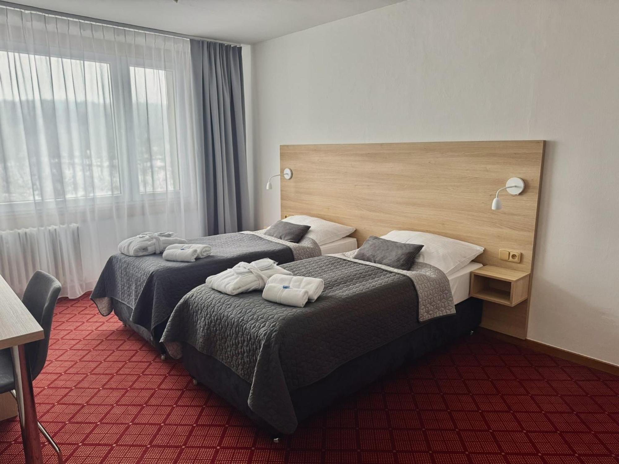 Patria Hotel Trutnov Esterno foto