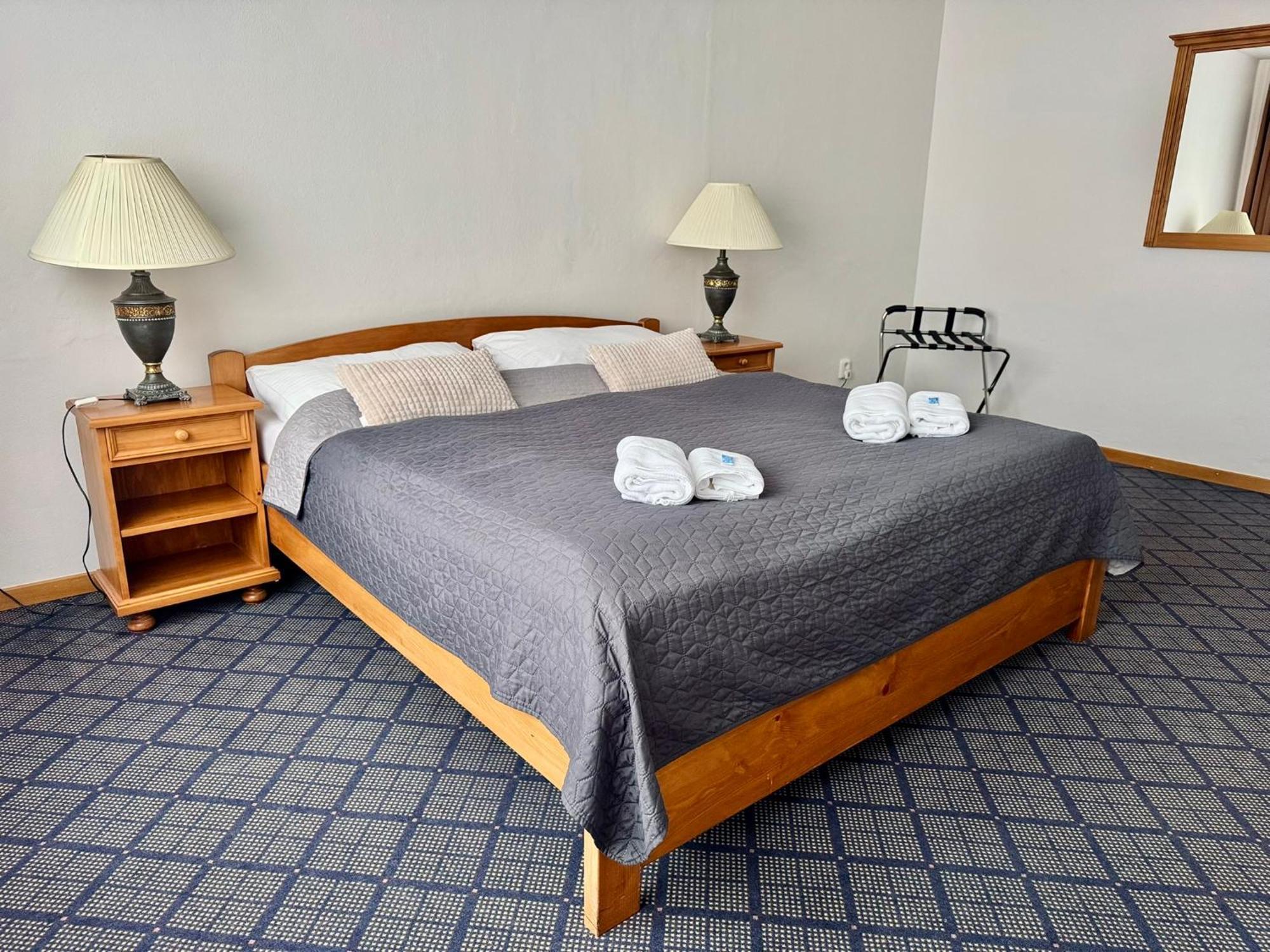 Patria Hotel Trutnov Esterno foto