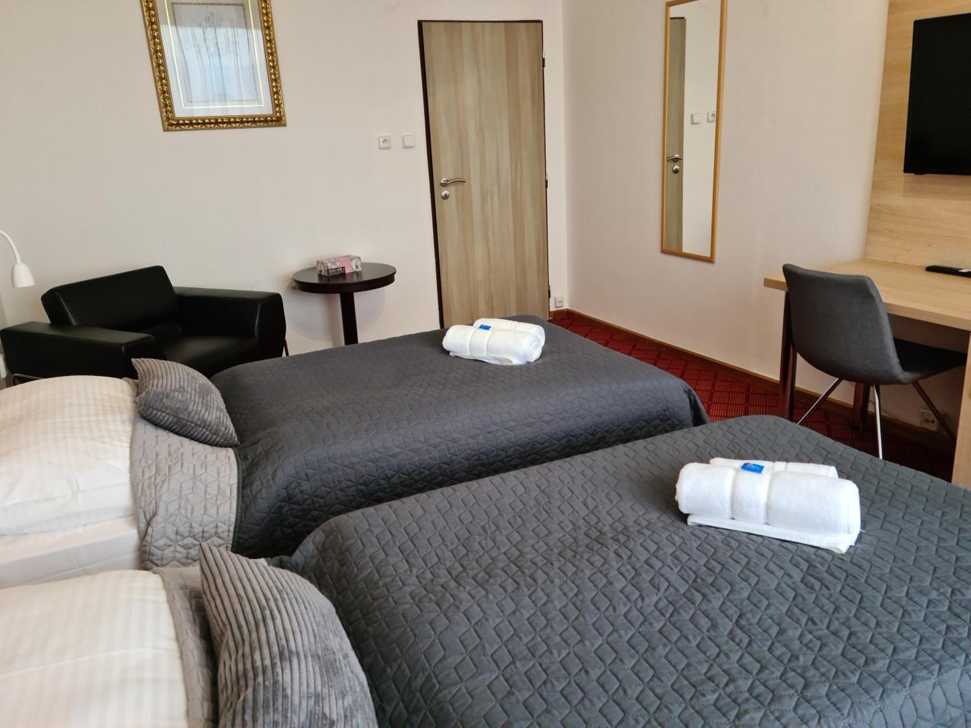 Patria Hotel Trutnov Esterno foto