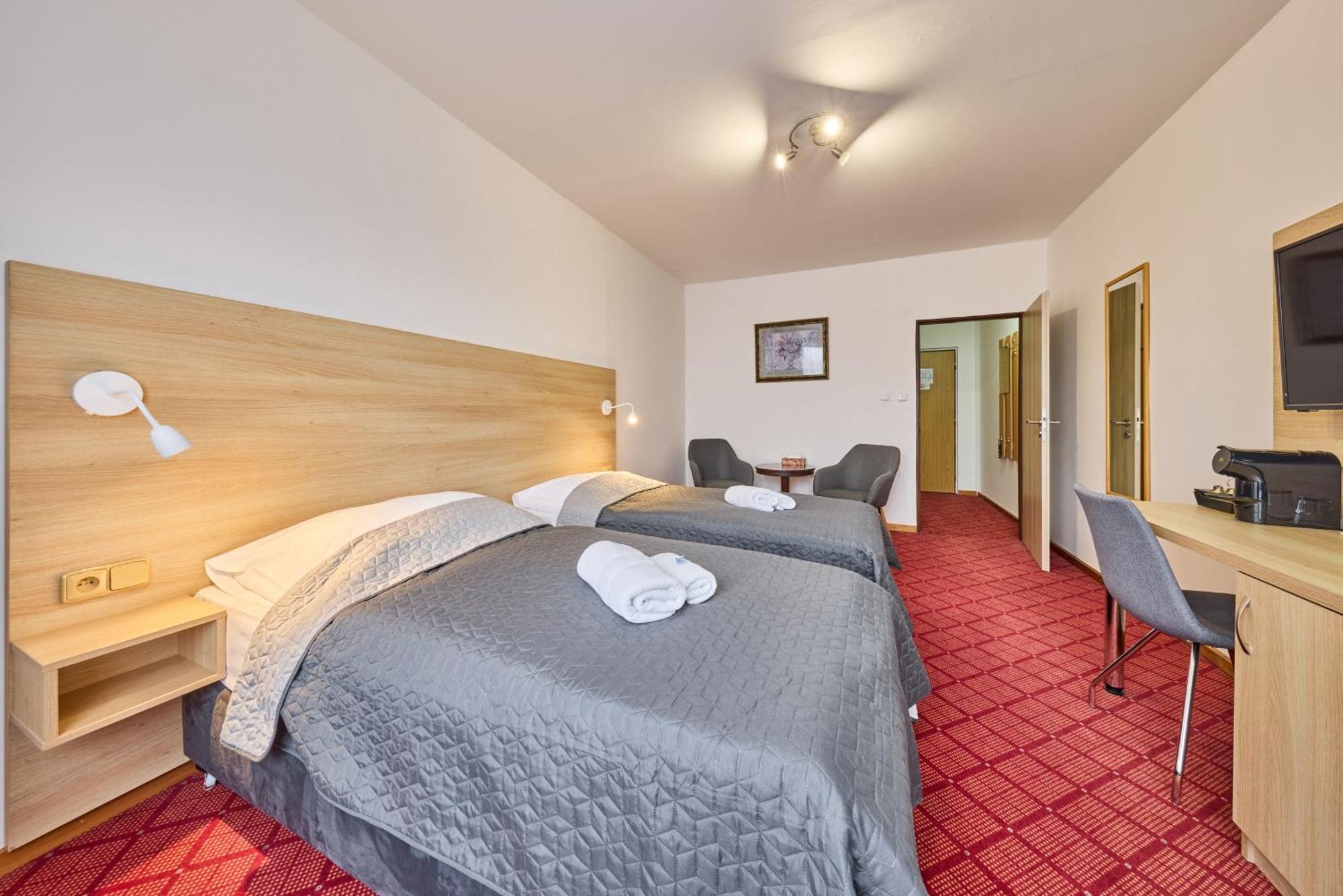 Patria Hotel Trutnov Esterno foto