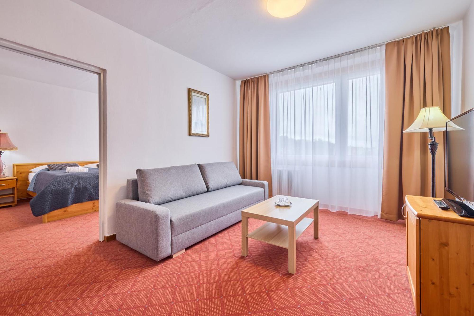 Patria Hotel Trutnov Esterno foto