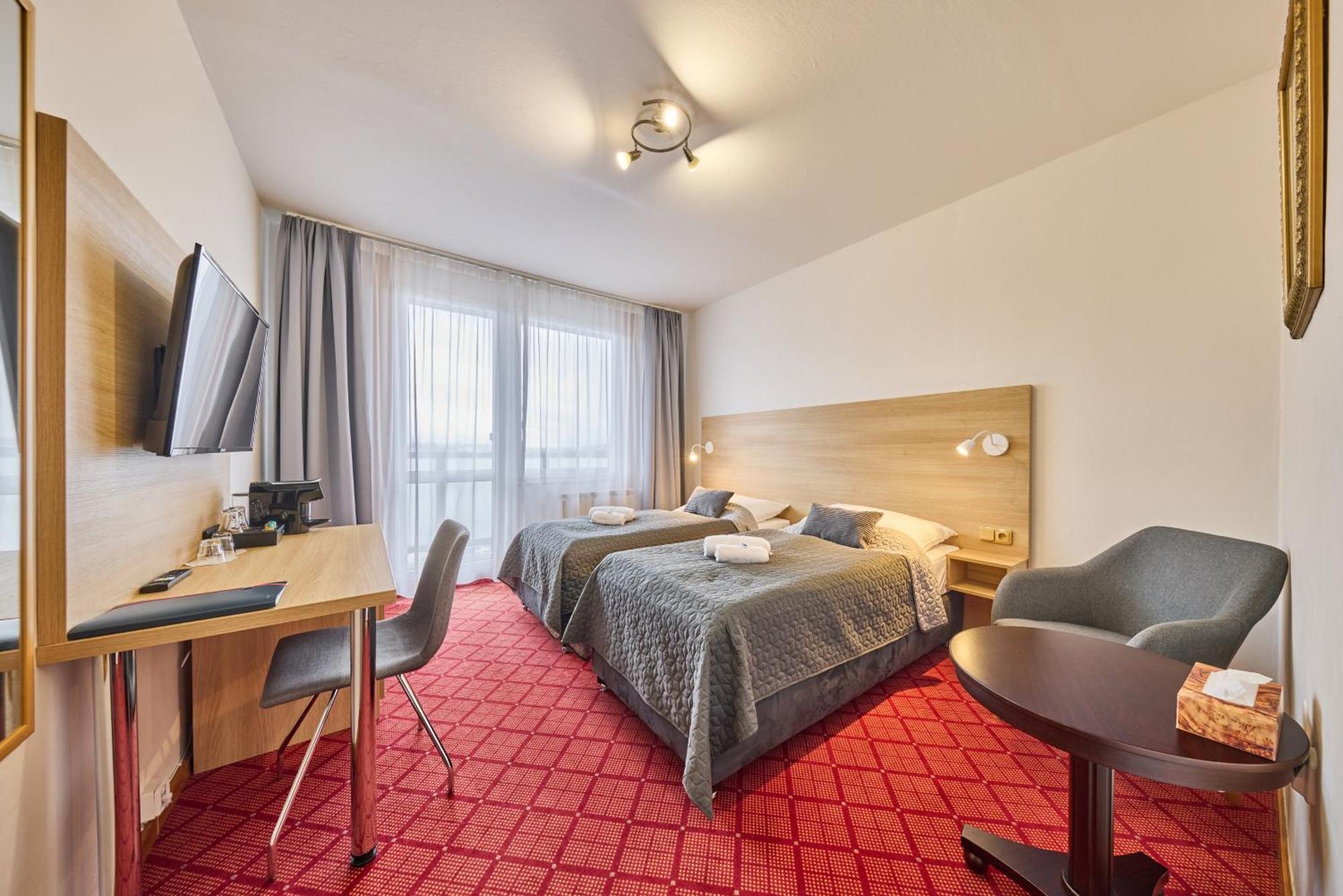 Patria Hotel Trutnov Esterno foto