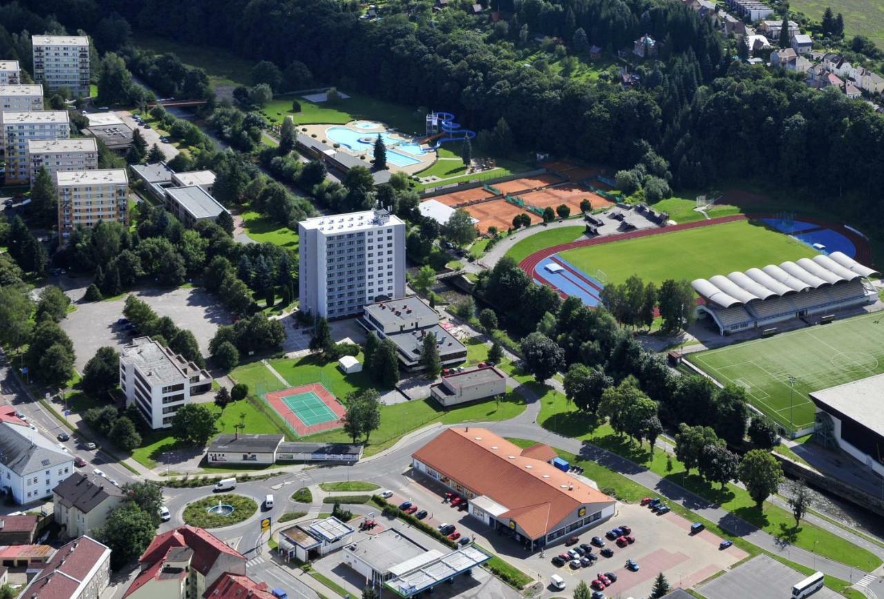 Patria Hotel Trutnov Esterno foto