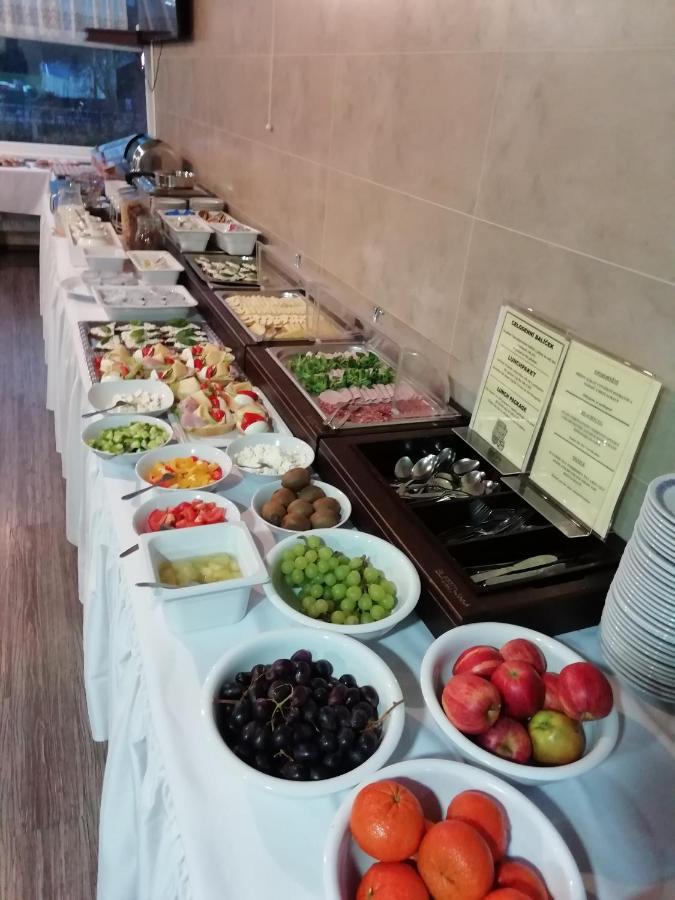 Patria Hotel Trutnov Esterno foto