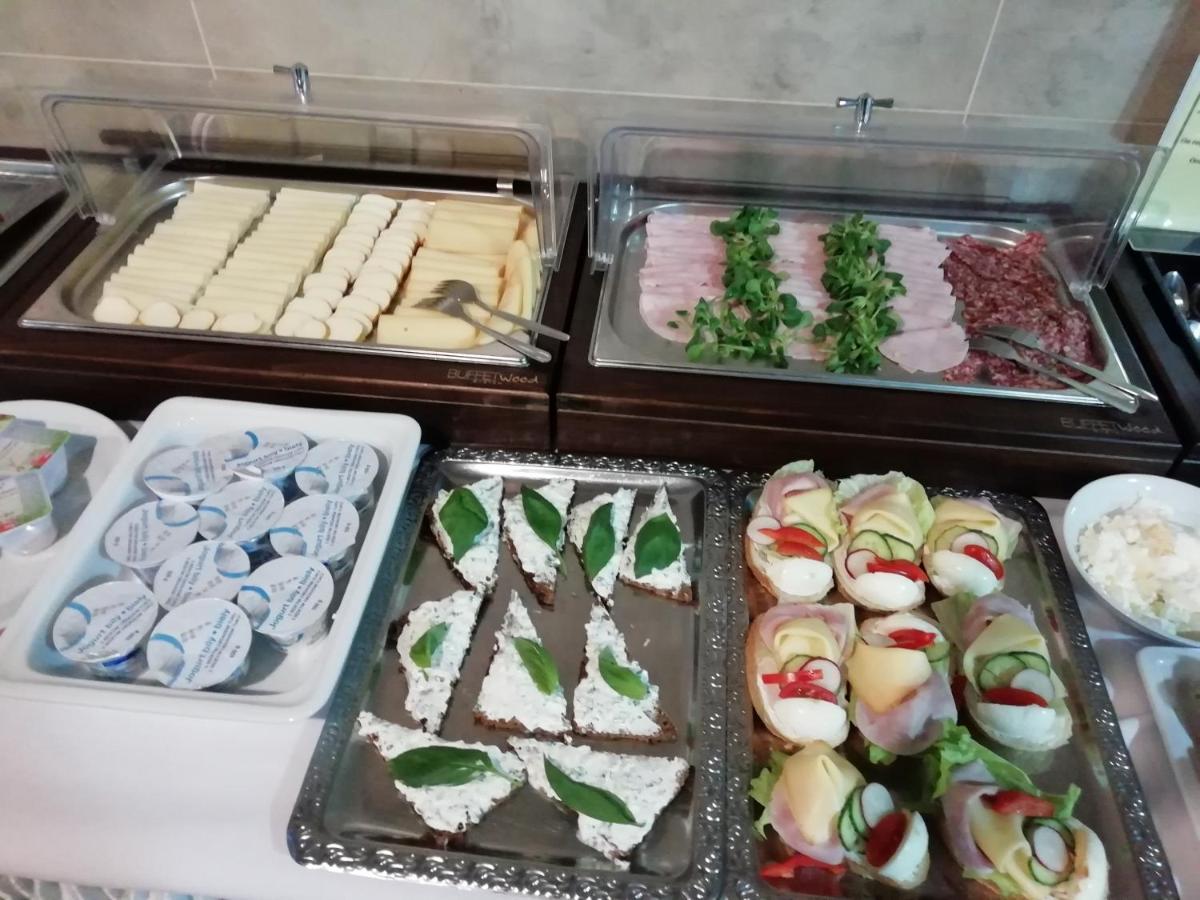 Patria Hotel Trutnov Esterno foto
